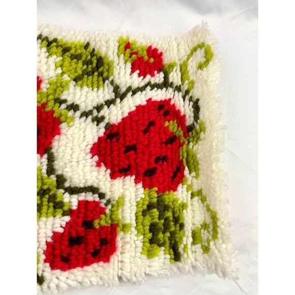 VTG Latch Hook Rug Wall Hanging Artwork Strawberries Fruit 12"x 27" Handmade - Picture 2 of 12
